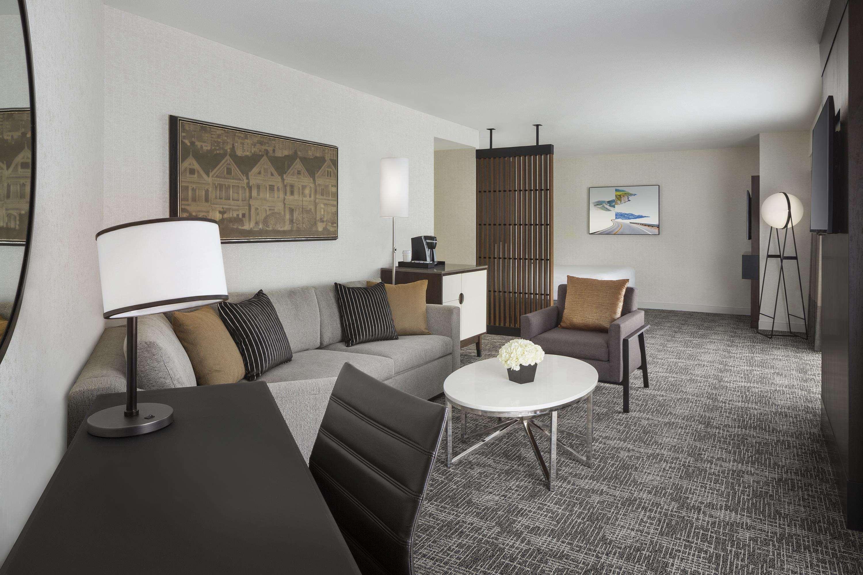 Hyatt Regency Hotel 4*
