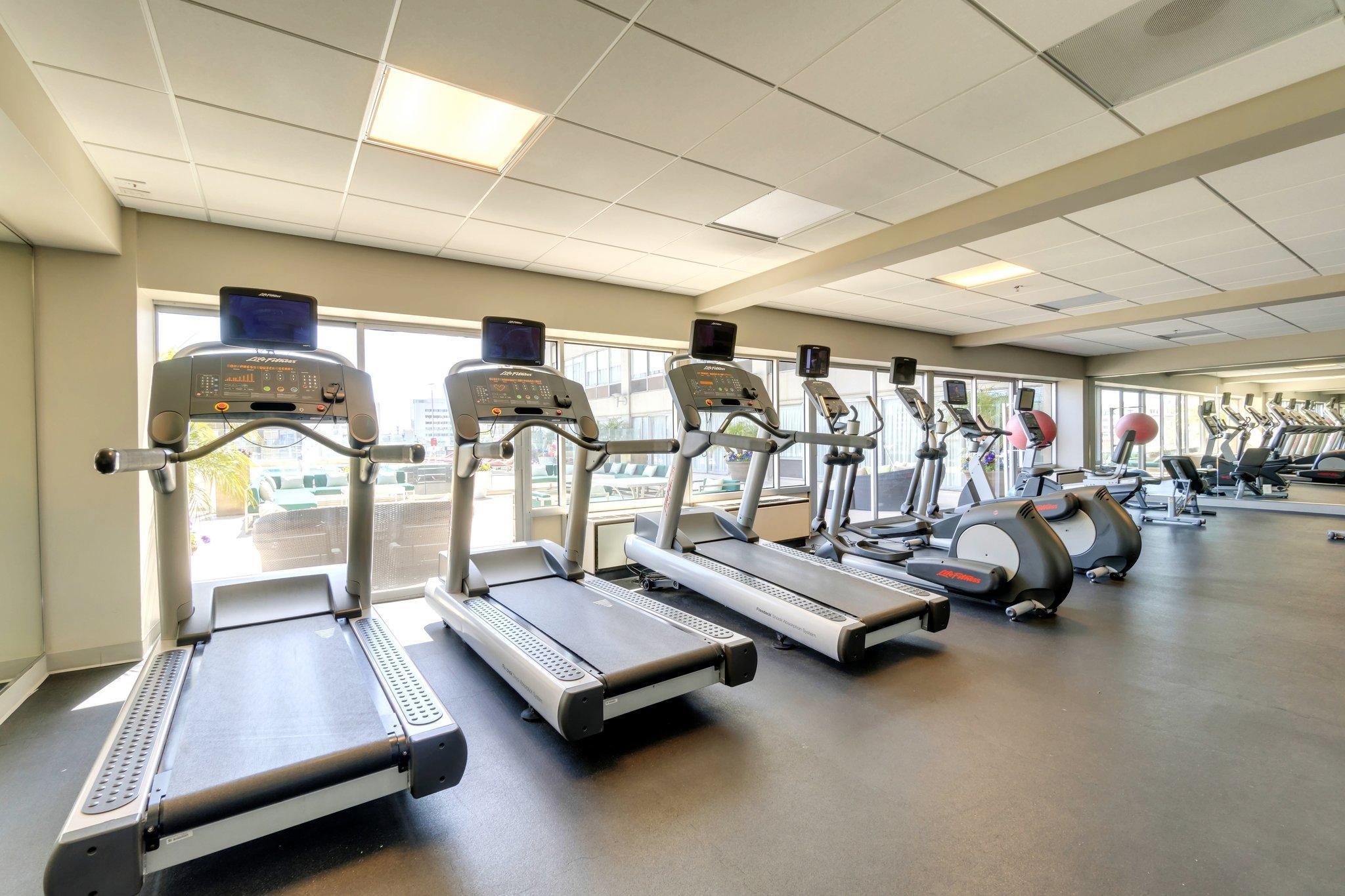 Holiday - Golden Gateway Newly Renovated With No Fee 3*