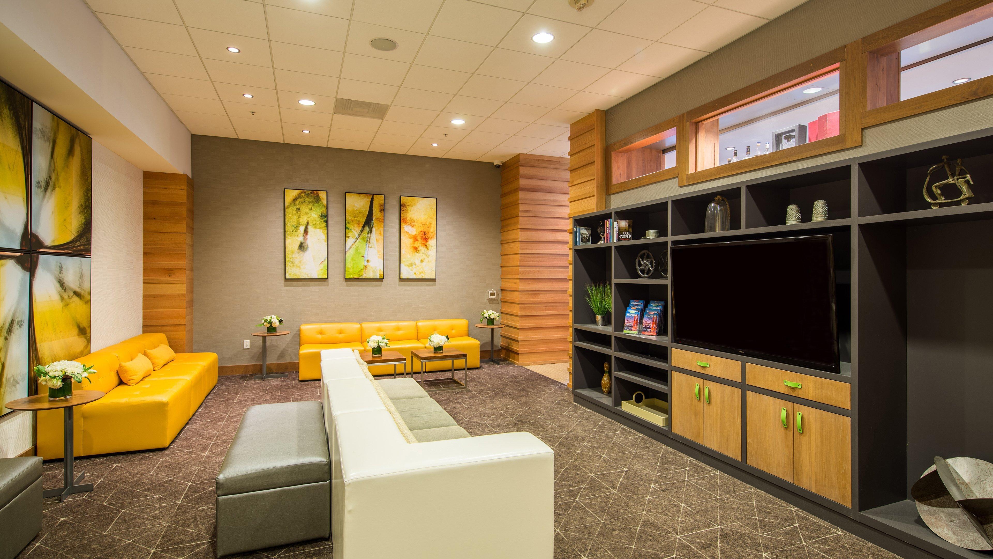 Holiday - Golden Gateway Newly Renovated With No Fee
