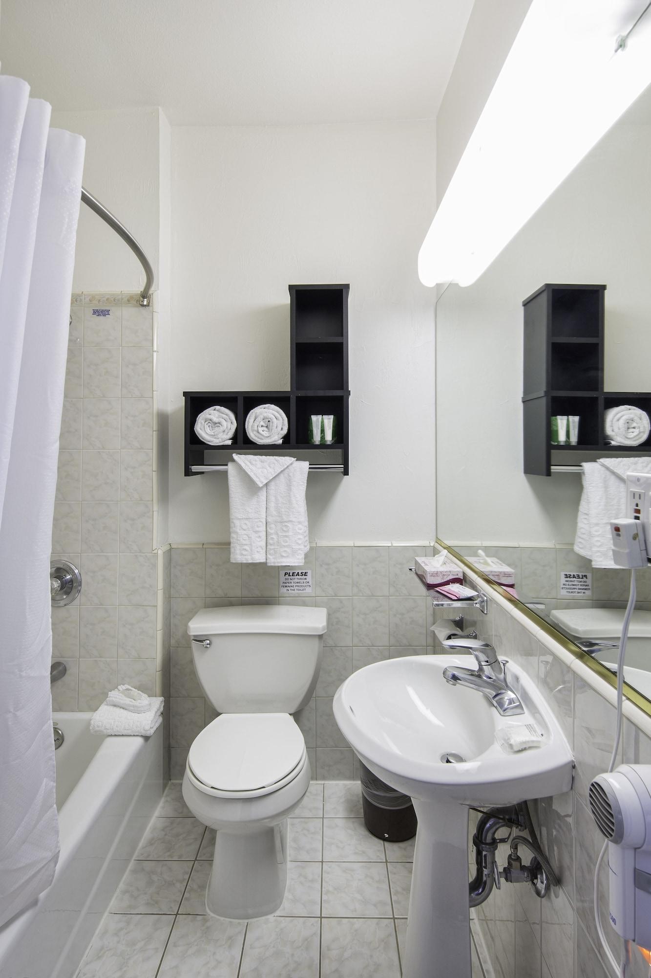 Adante Hotel, A C-two 3*