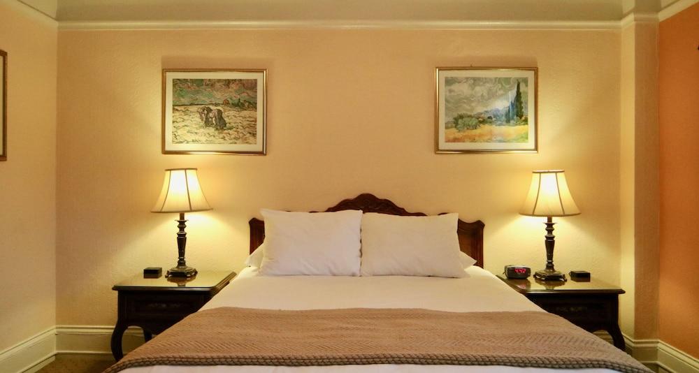 Cornell De France Hotel