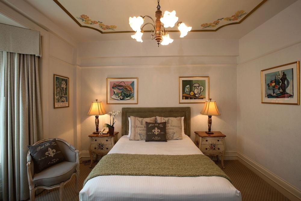 Cornell De France Hotel 3*