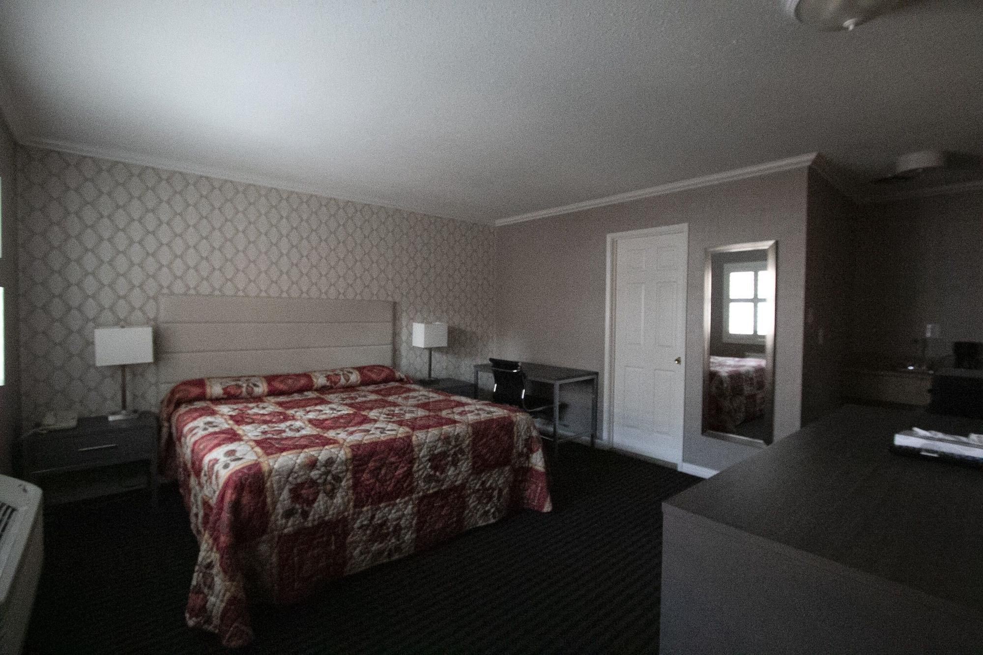 Alpha And Motel 2*