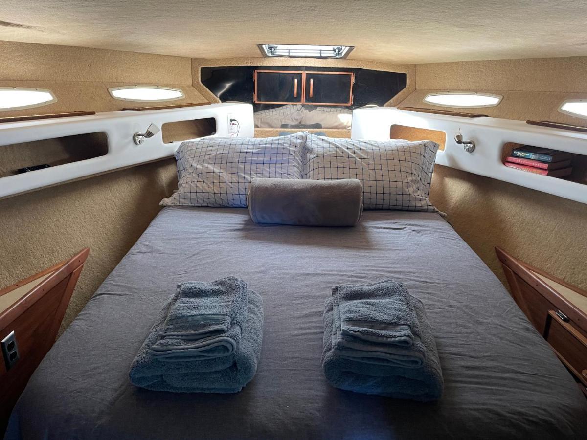 Botel Private Yacht In *