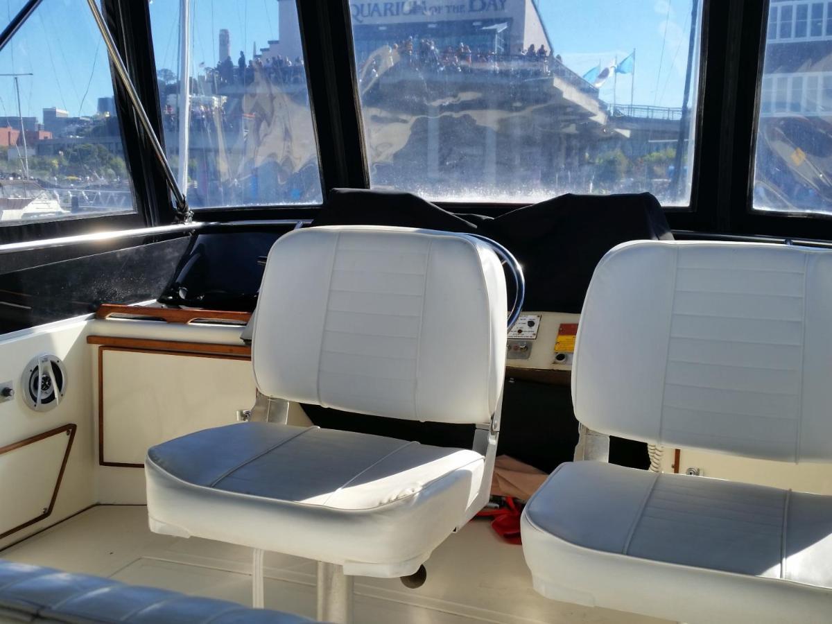 Botel Private Yacht In