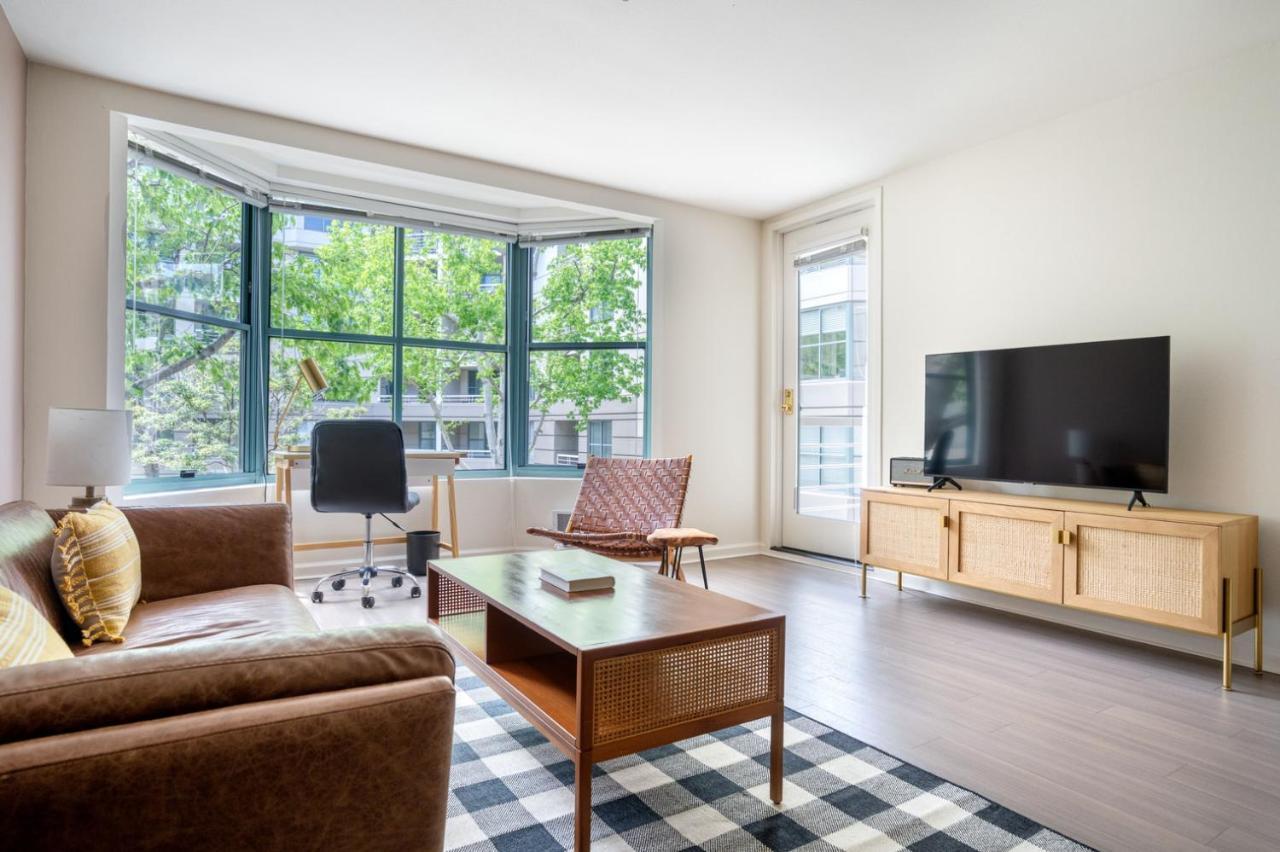South 2br W Pool Tennis Sfo-1400 Apartment