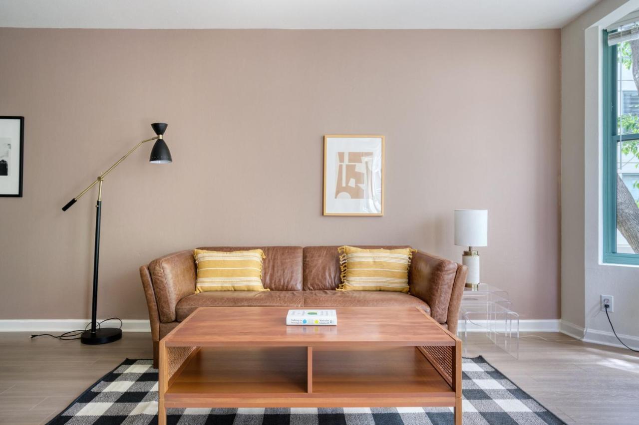 South 2br W Pool Tennis Sfo-1400 *
