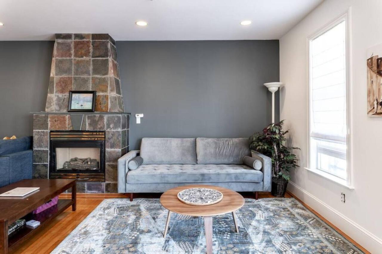 Holiday home Huge Open Concept Living In Location