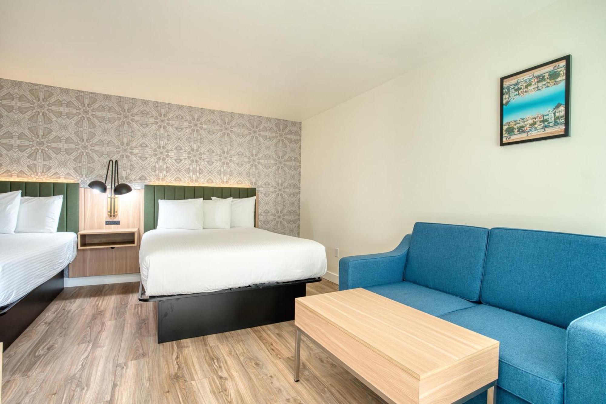 La Casa Inn Motel 2*
