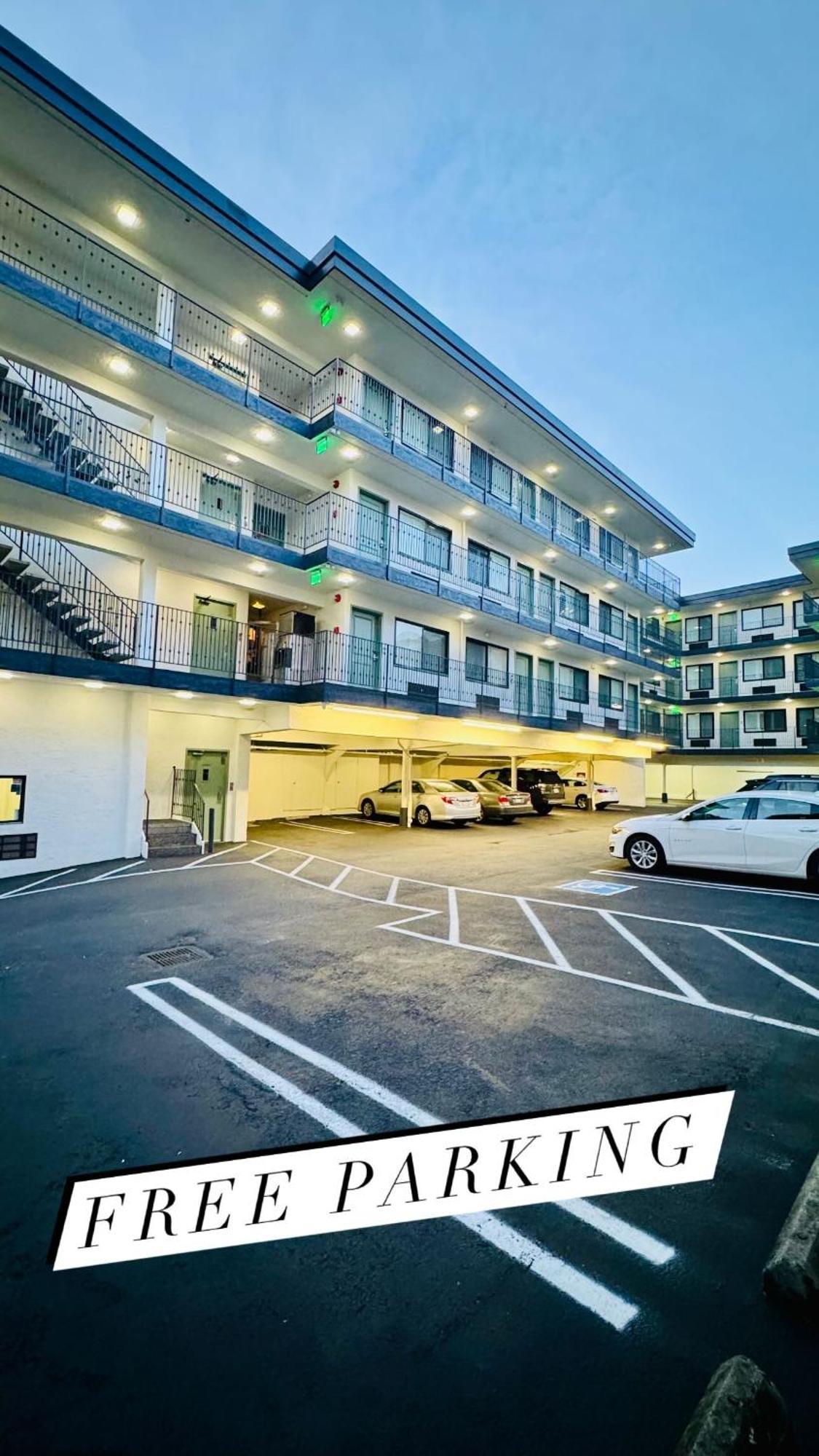 La Casa Inn Motel 2*