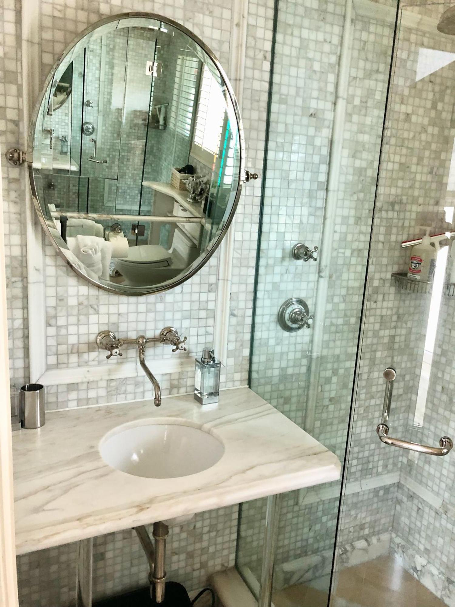 Pacific Heights Chic Jr Studio Homestay