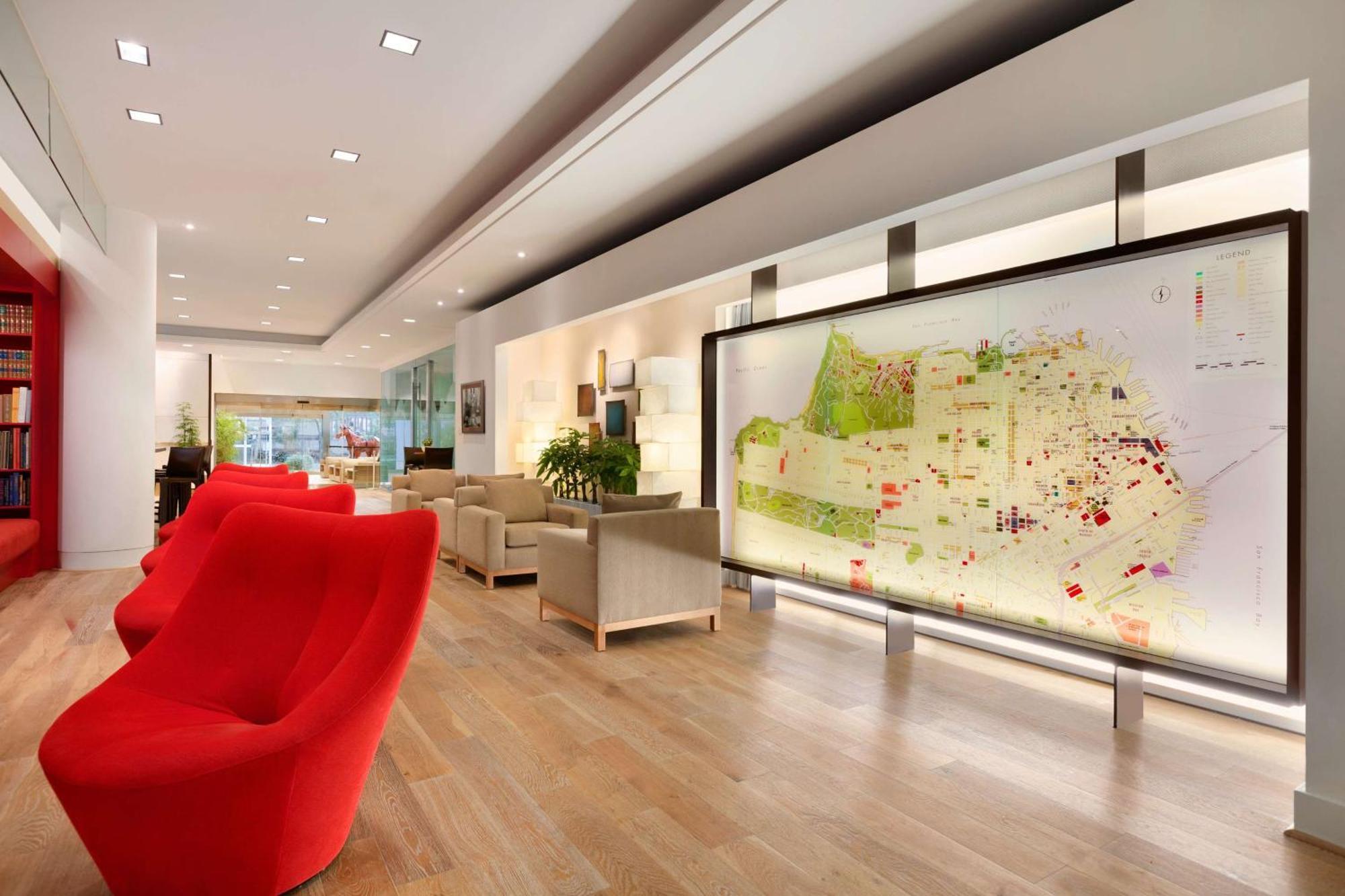 Hilton Financial District 4*