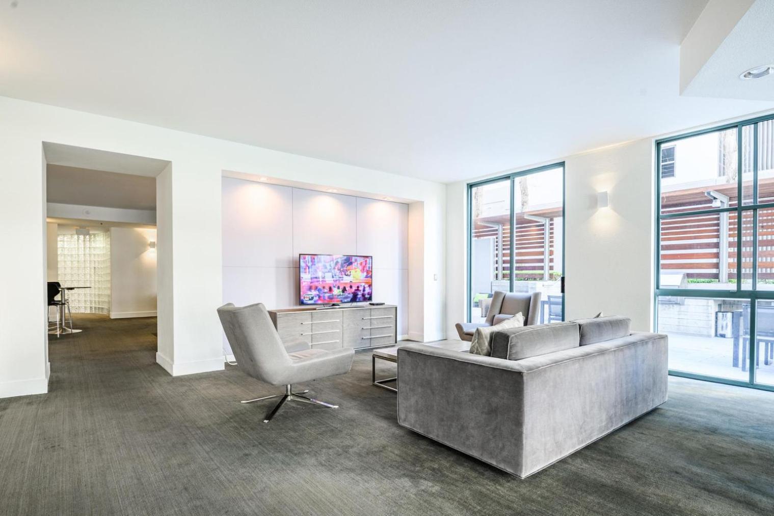 South 2br W Pool Tennis Sfo-1400 Apartment