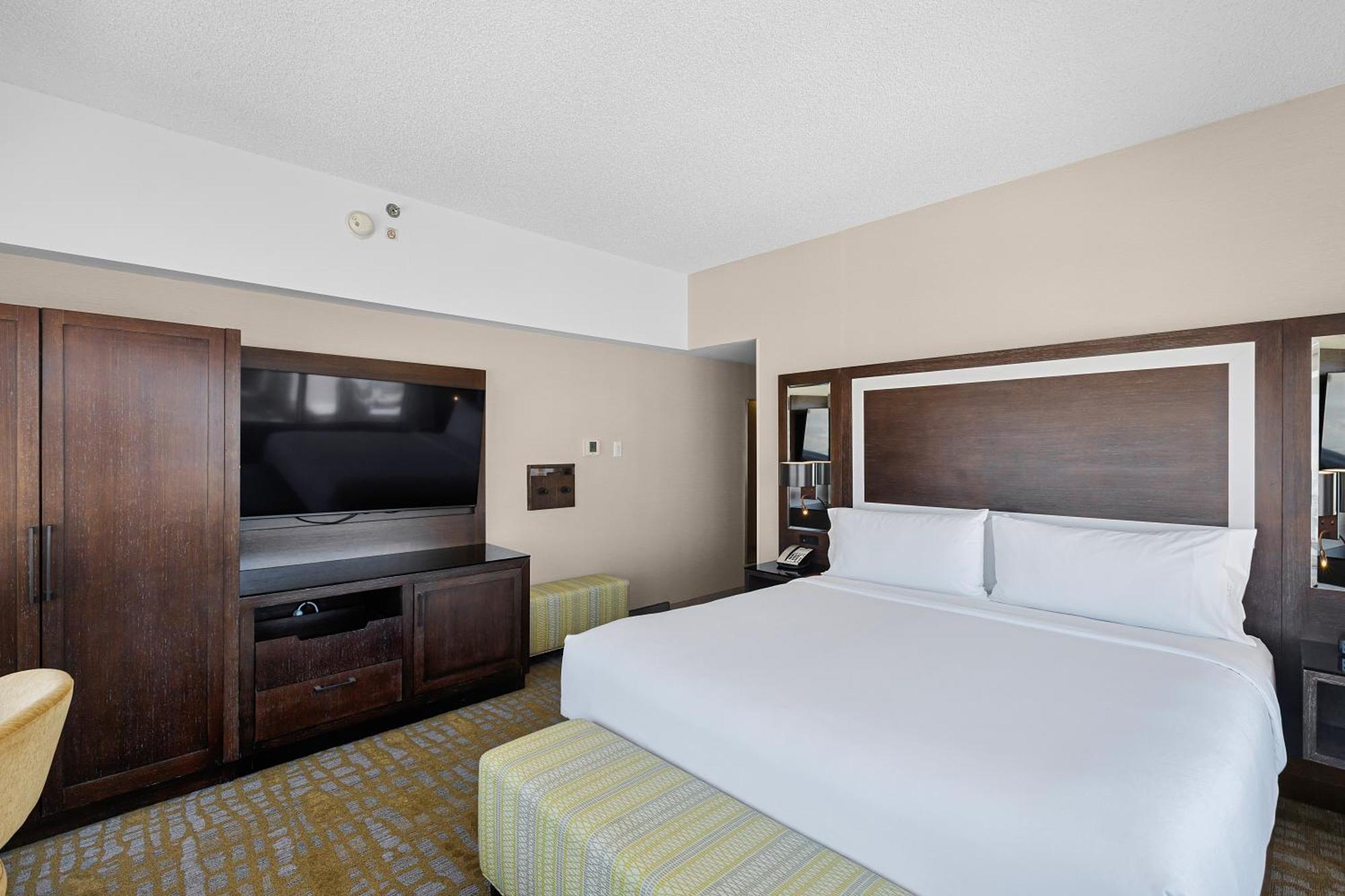 Holiday - Golden Gateway Newly Renovated With No Fee