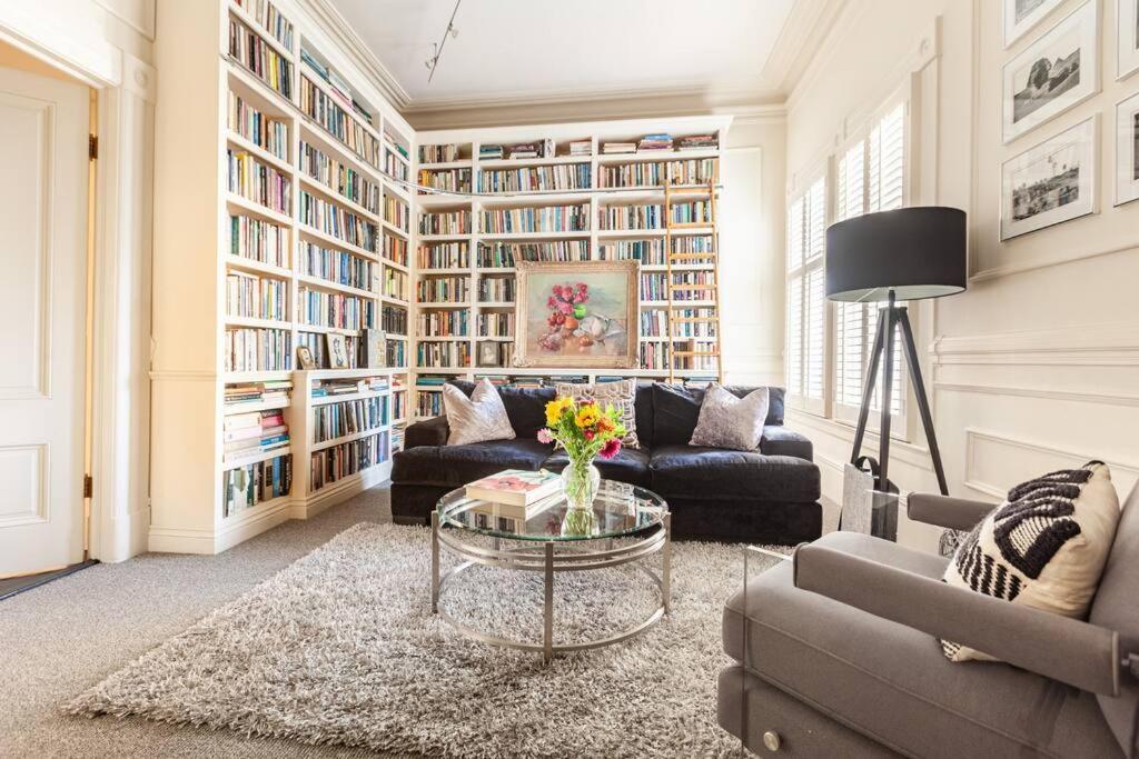 Pacific Heights Victorian Garden Homestay