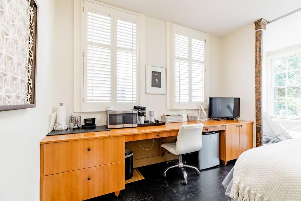 Pacific Heights Victorian Garden Homestay *