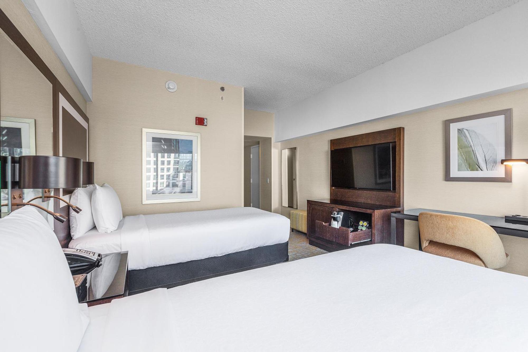 Holiday - Golden Gateway Newly Renovated With No Fee Hotel 3*