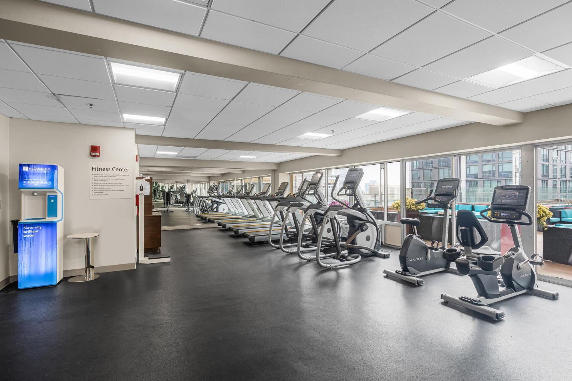 Holiday - Golden Gateway Newly Renovated With No Fee