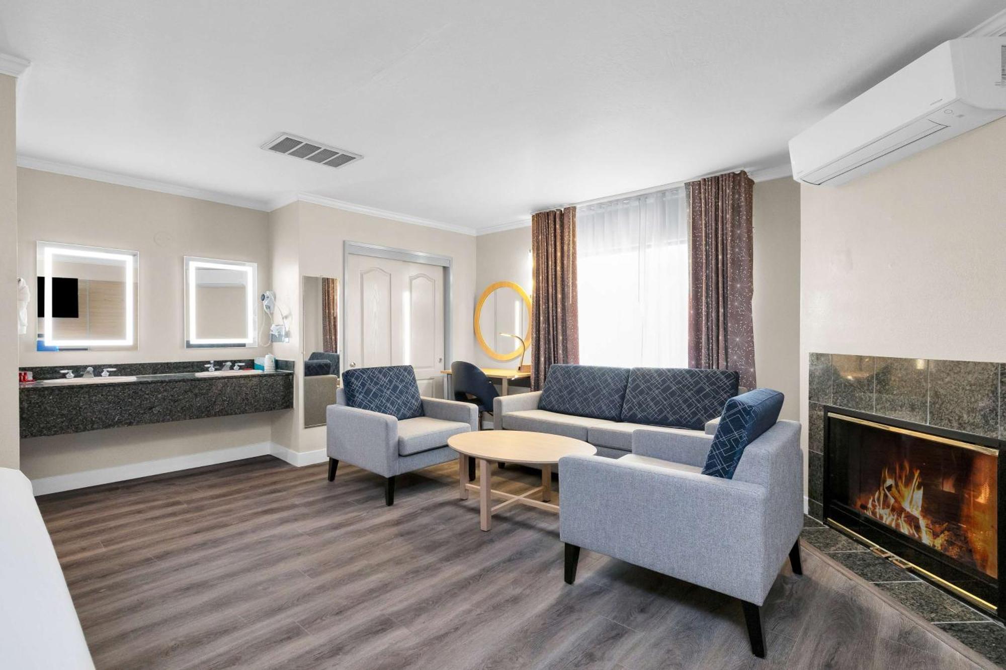 Hotel Surestay By Western Marina District