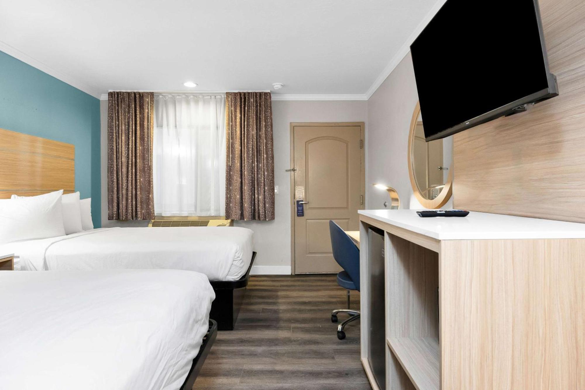 Hotel Surestay By Western Marina District