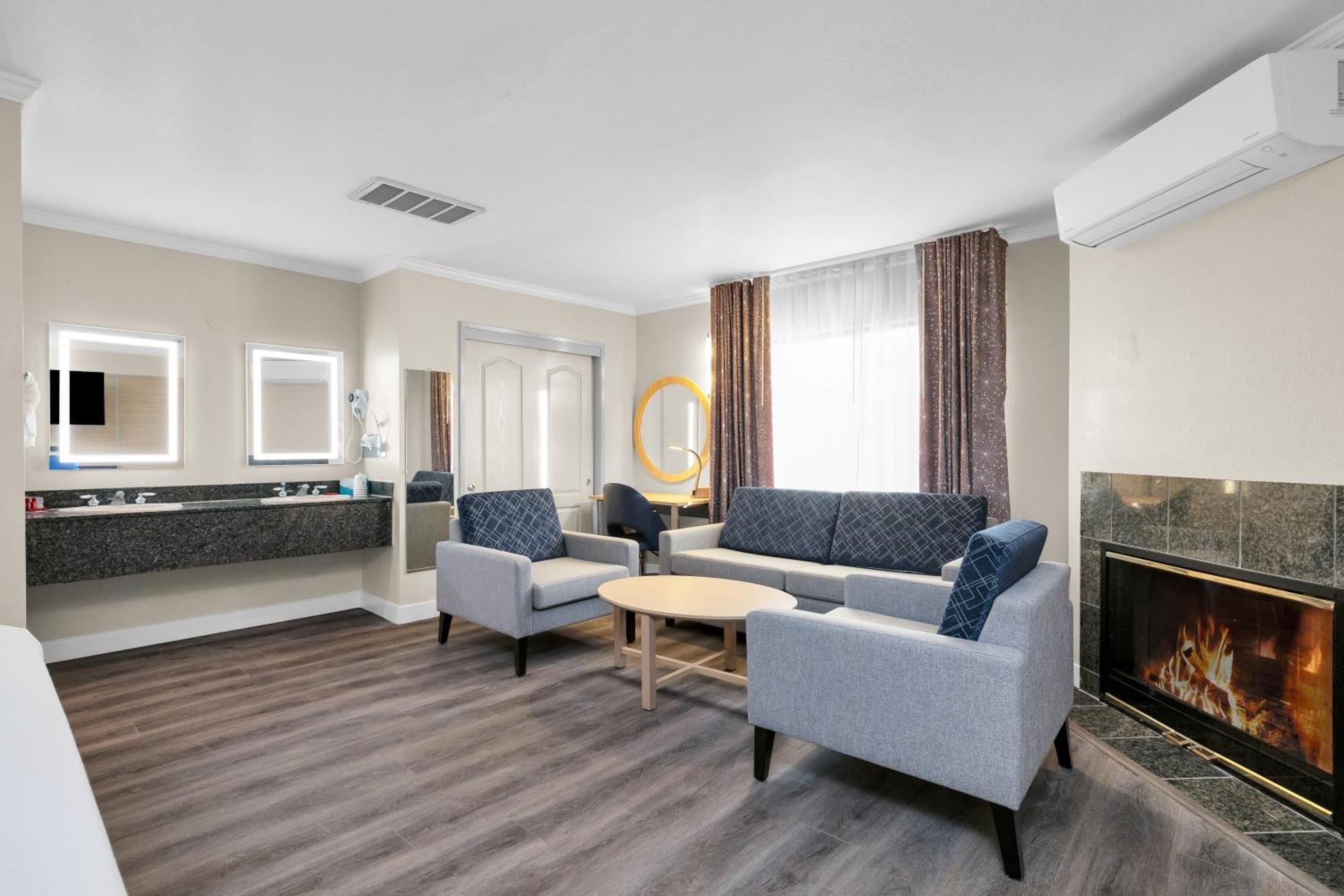 Surestay By Western Marina District 2*