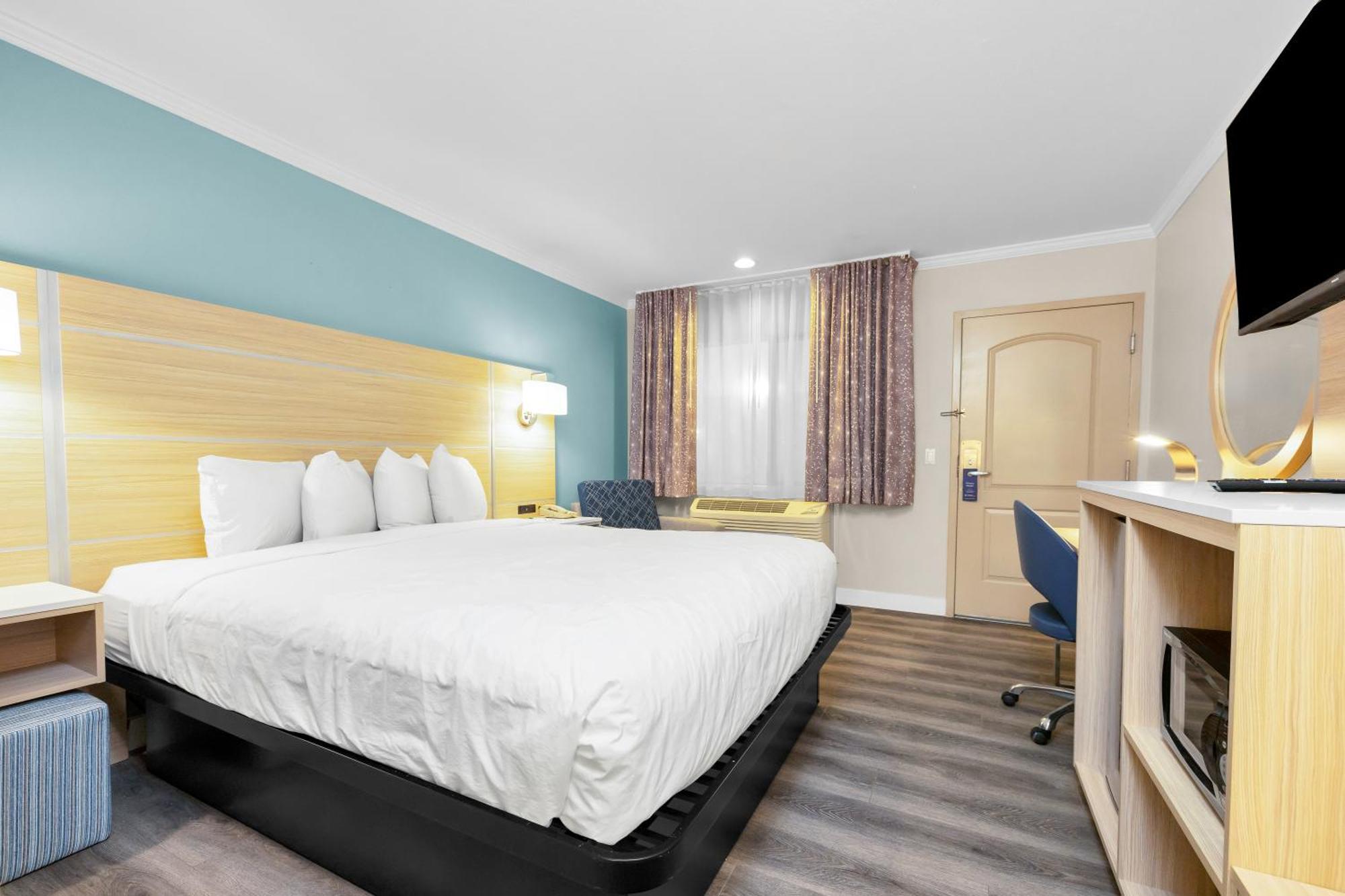 Surestay By Western Marina District Hotel