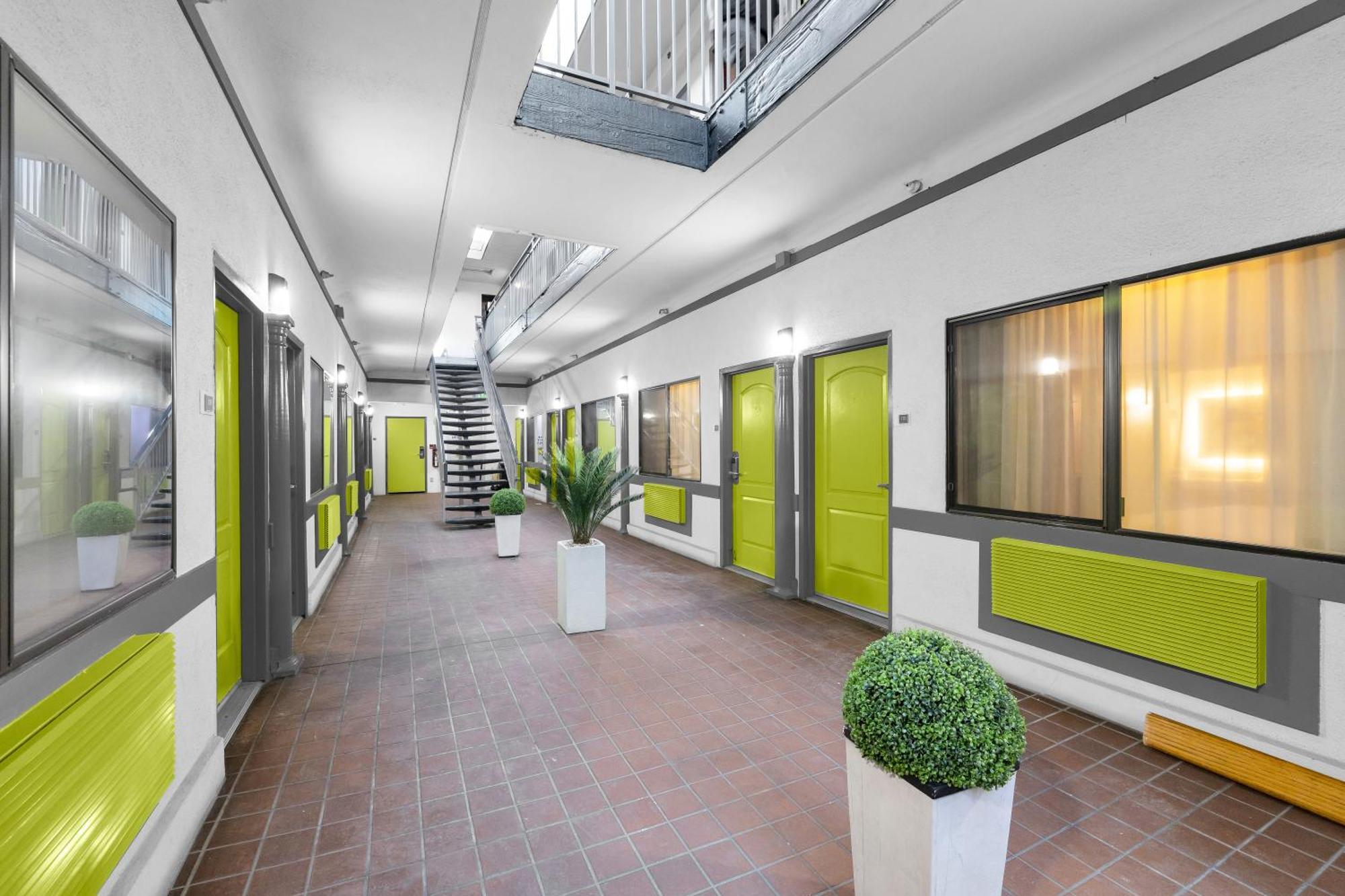 Hotel Surestay By Western Marina District