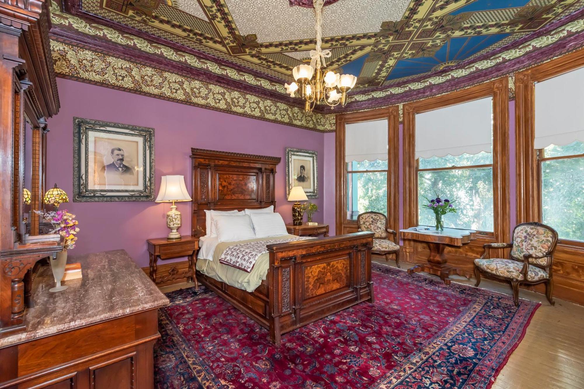 Bed & Breakfast Chateau Tivoli 3*