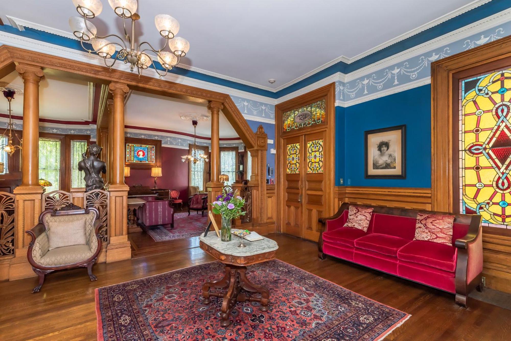 Bed & Breakfast Chateau Tivoli 3*