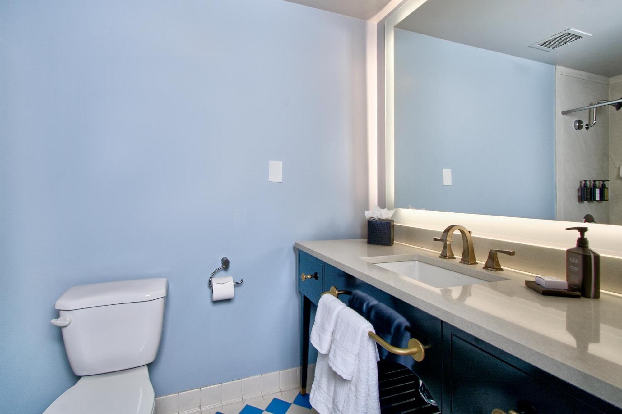 Fiona Hotel 3*