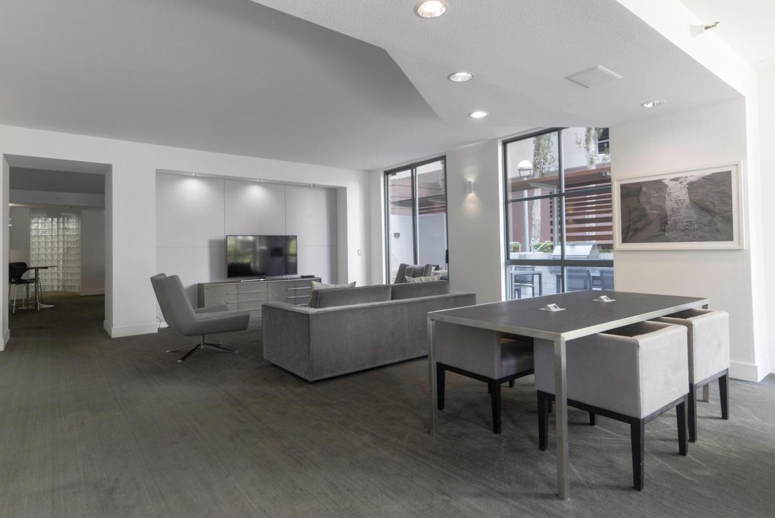 South 2br W Pool Tennis Sfo-1400 Apartment *