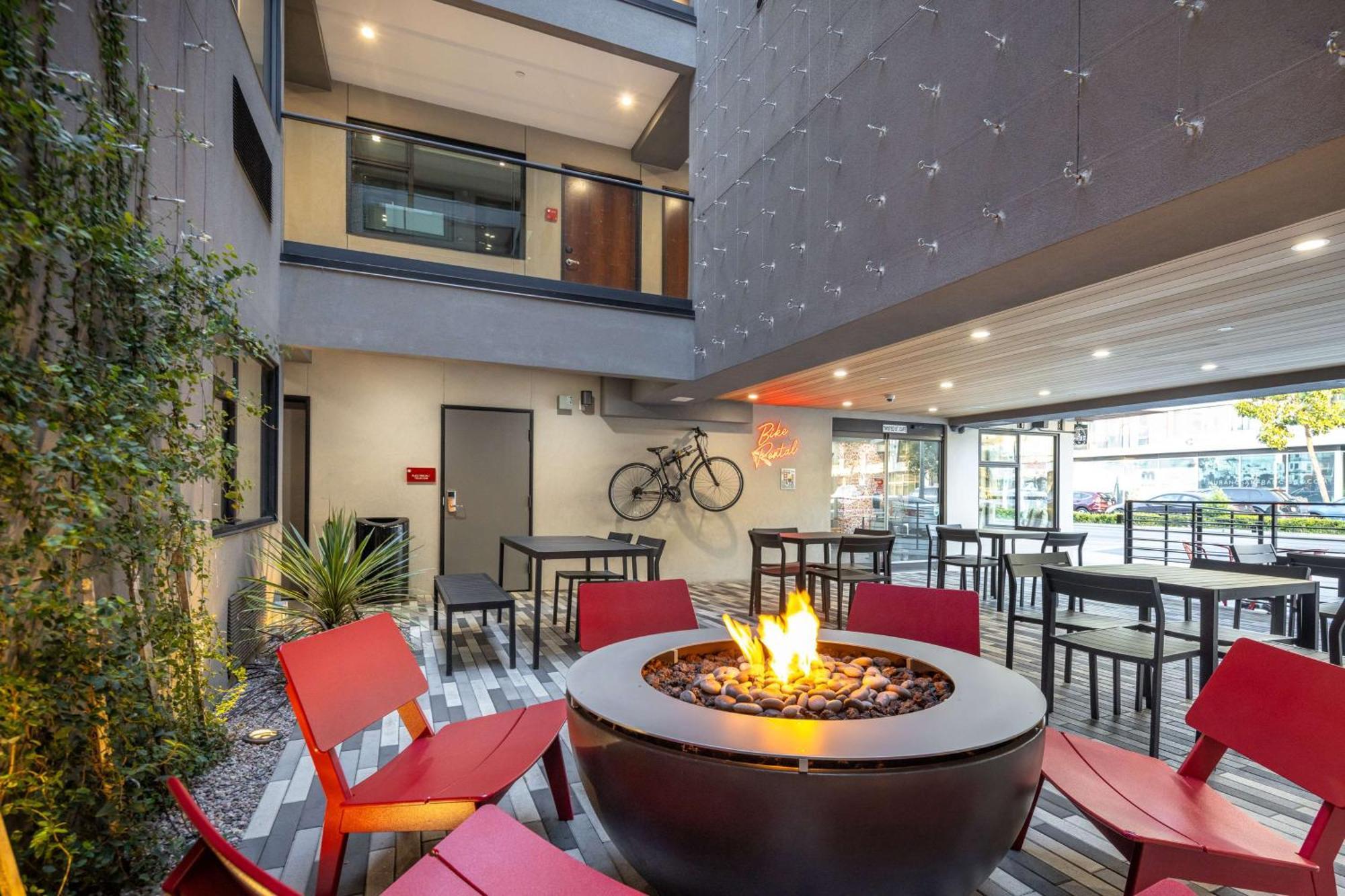 Hotel Infinity San Francisco, Tapestry Collection By Hilton 4*