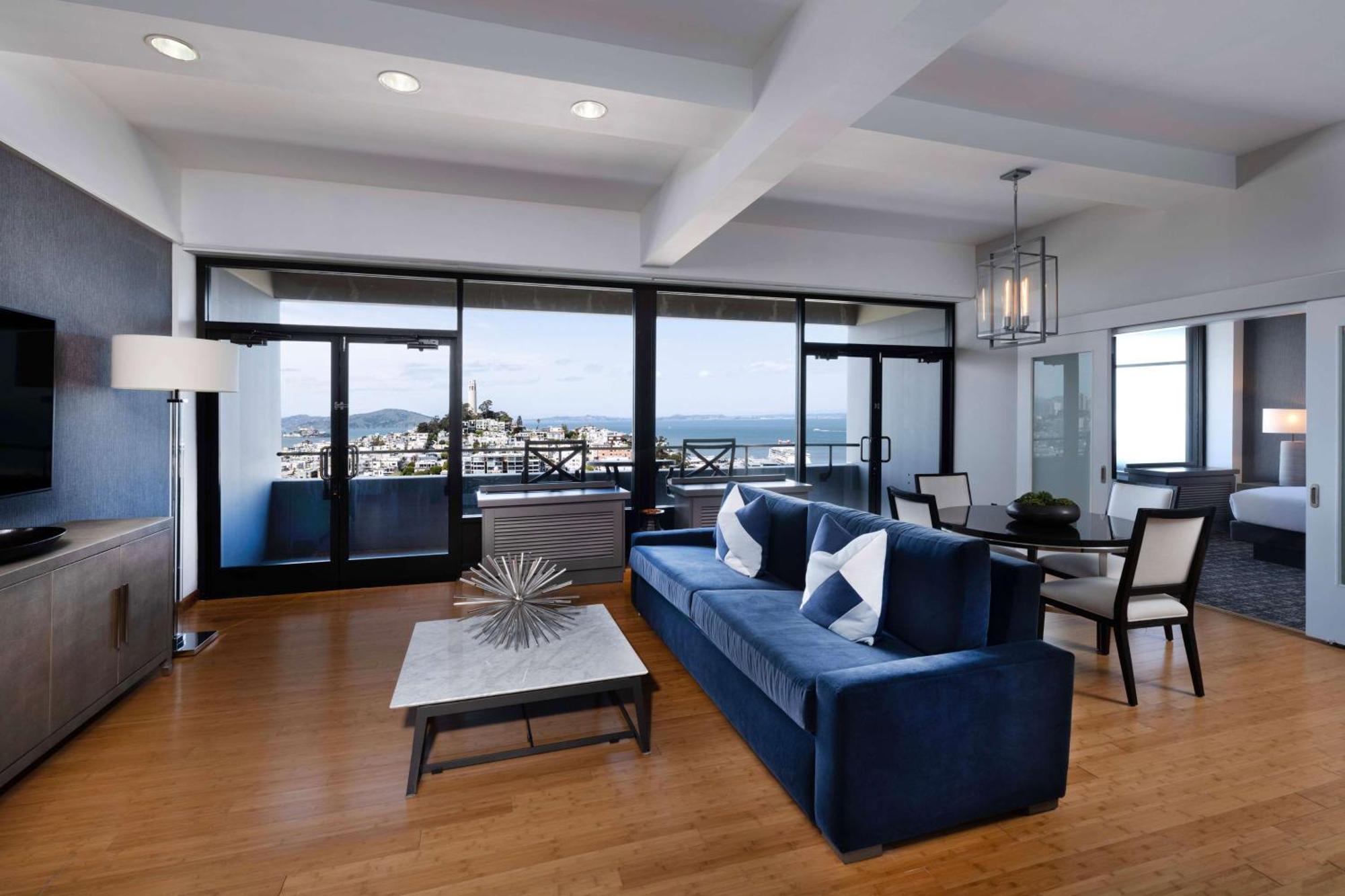 Hilton Financial District 4*