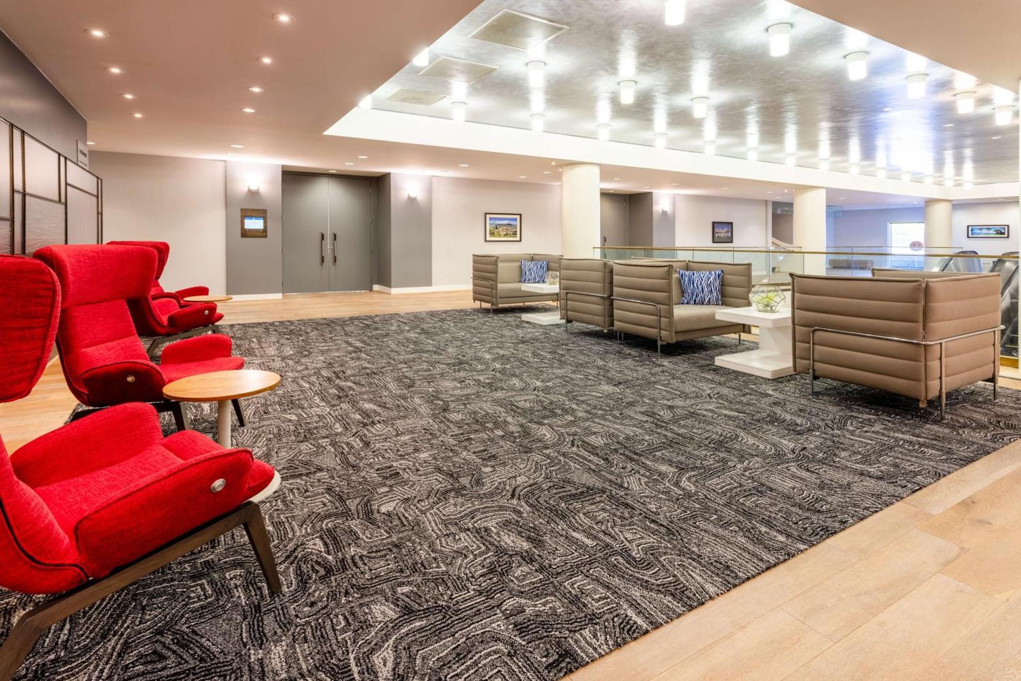 Hilton Financial District 4*