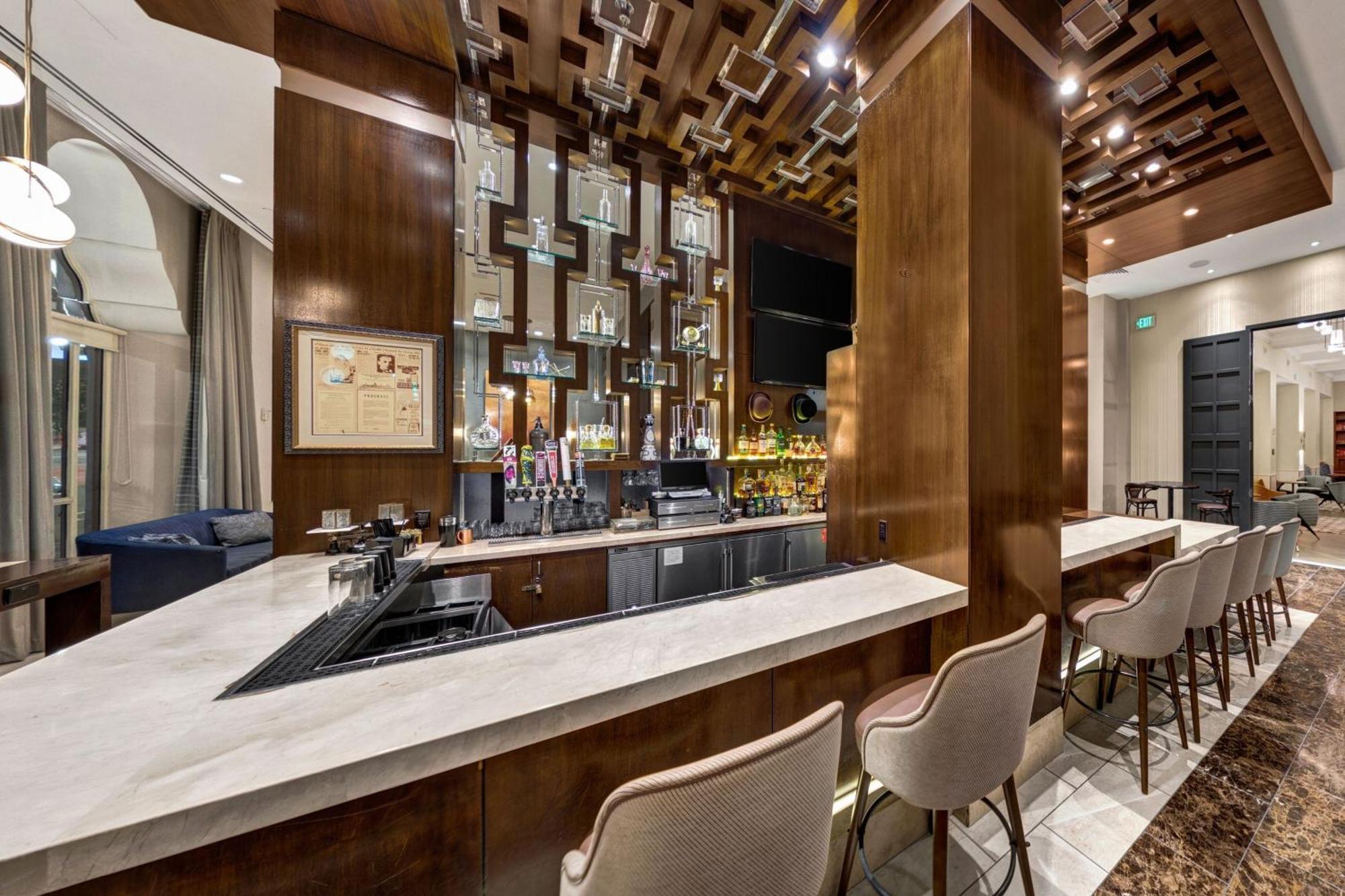 Adagio, Autograph Collection Hotel