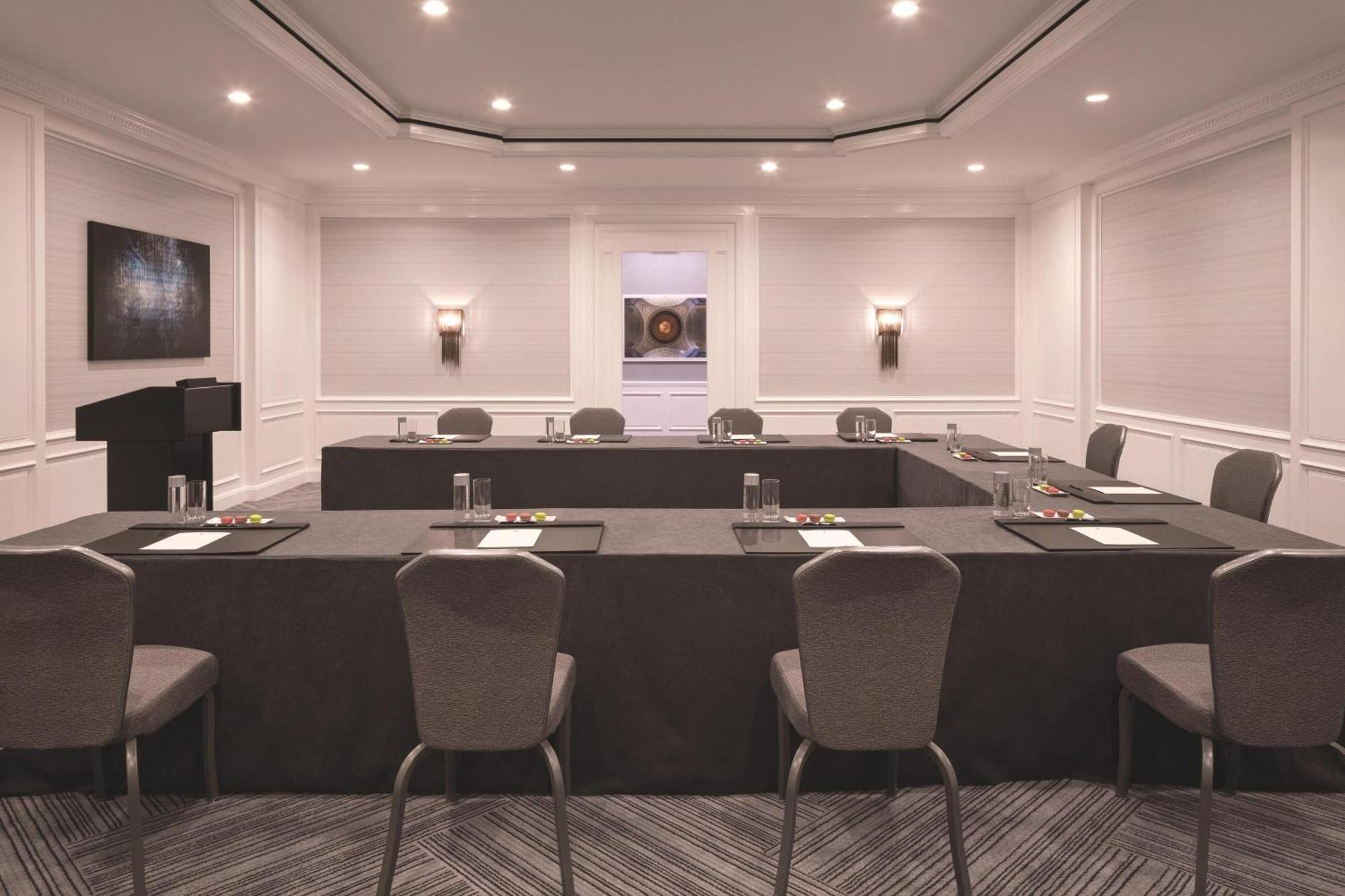 The Ritz-carlton, Hotel