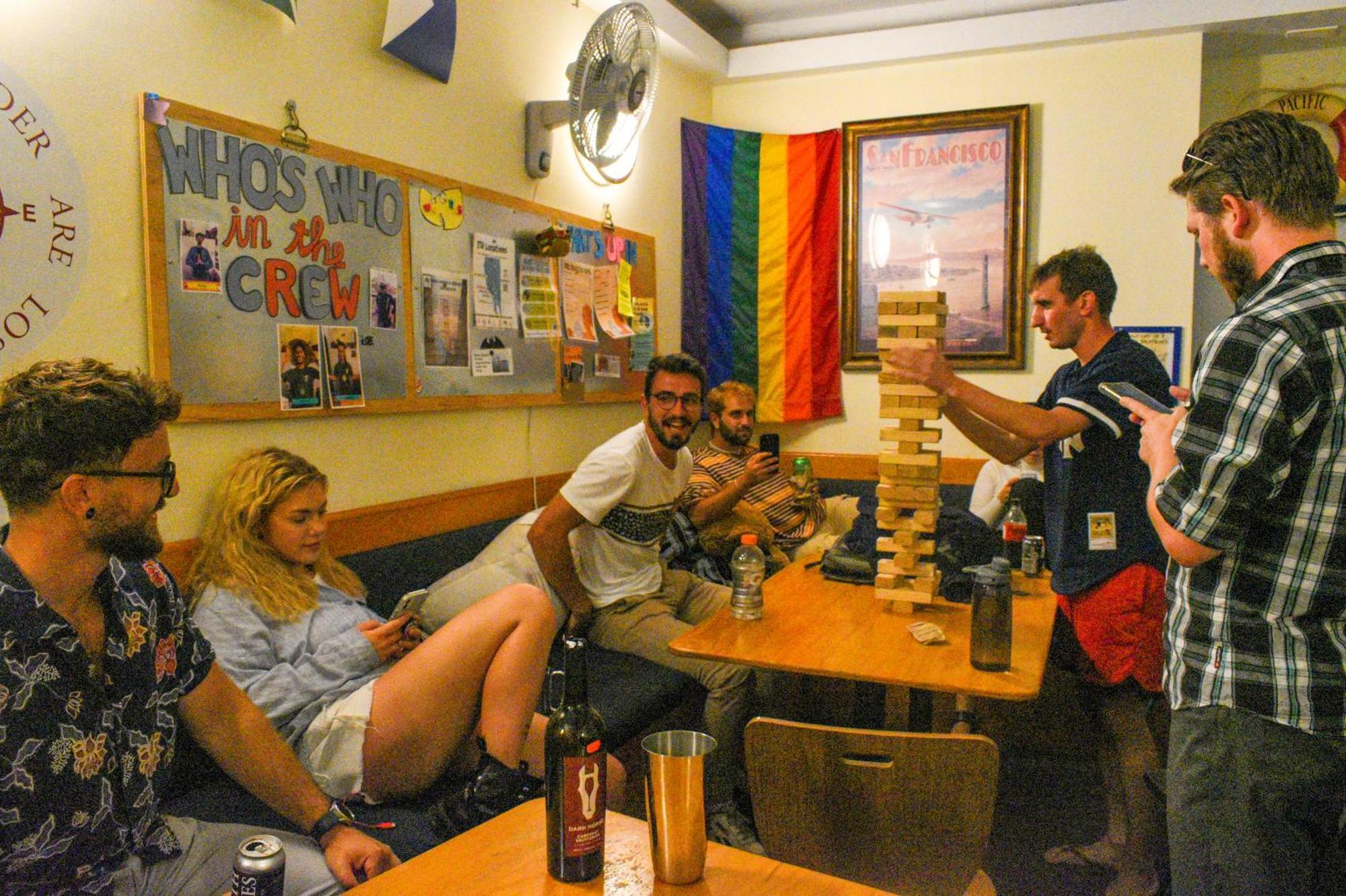 Hostel Ith Pacific Tradewinds Backpacker