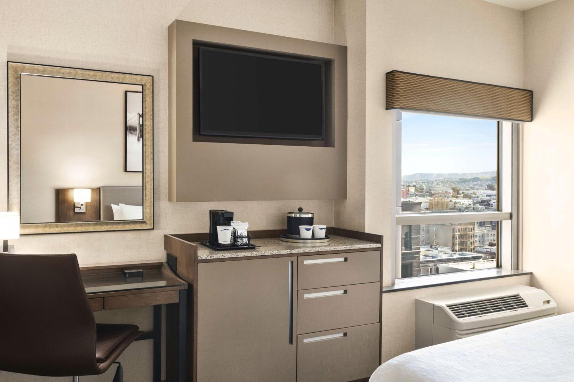Hotel Hampton Downtown/convention Center 3*