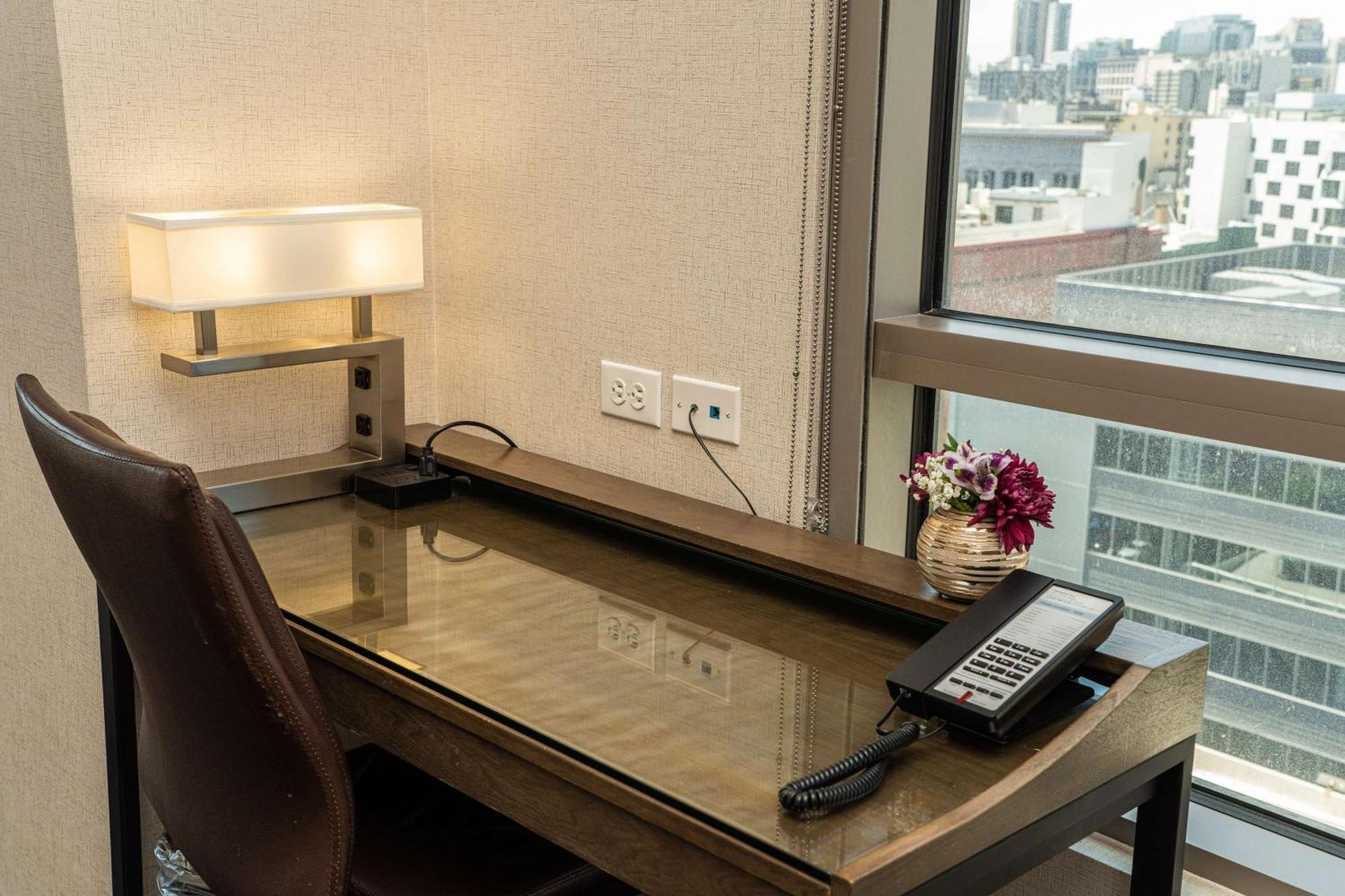 Hampton Downtown/convention Center Hotel 3*