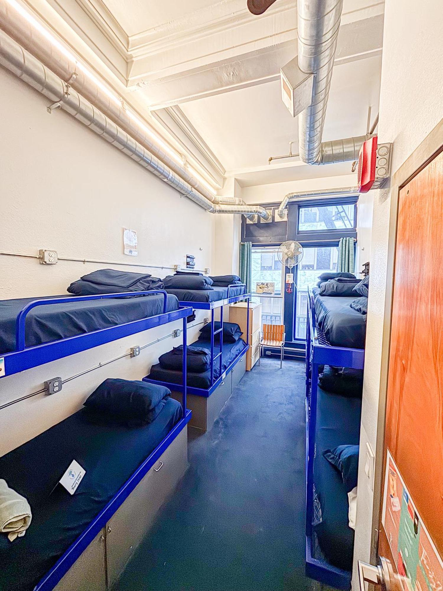 Hostel Ith Pacific Tradewinds Backpacker *