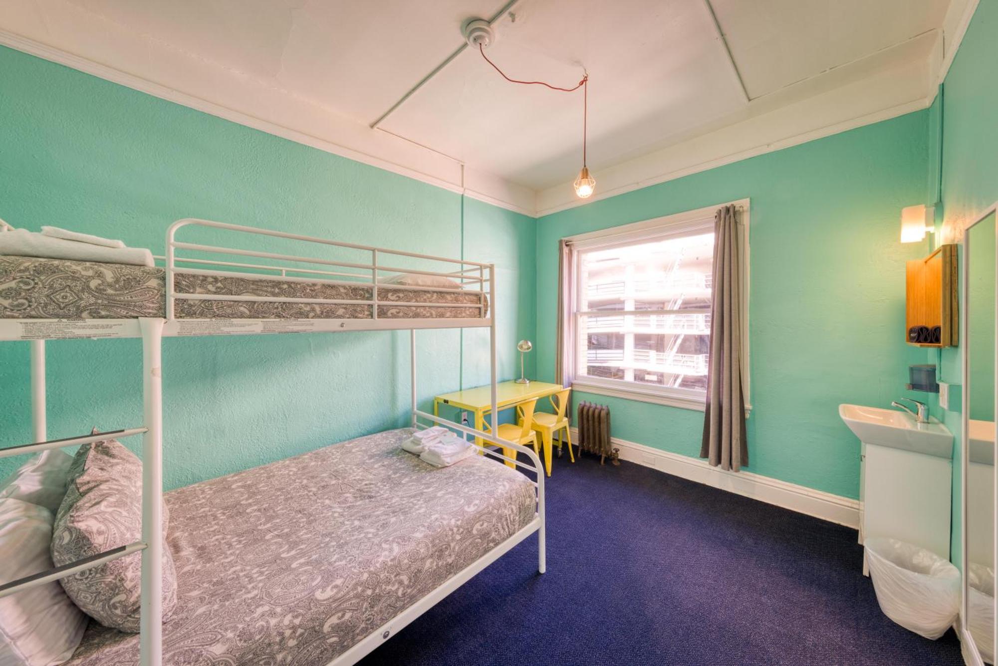 Hi Downtown (adults Only) Hostel *