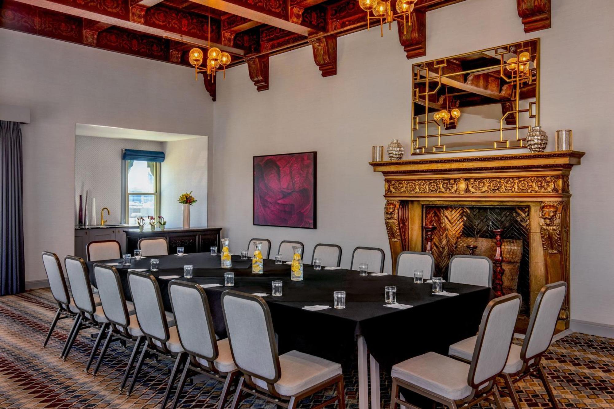 Hotel Adagio, Autograph Collection