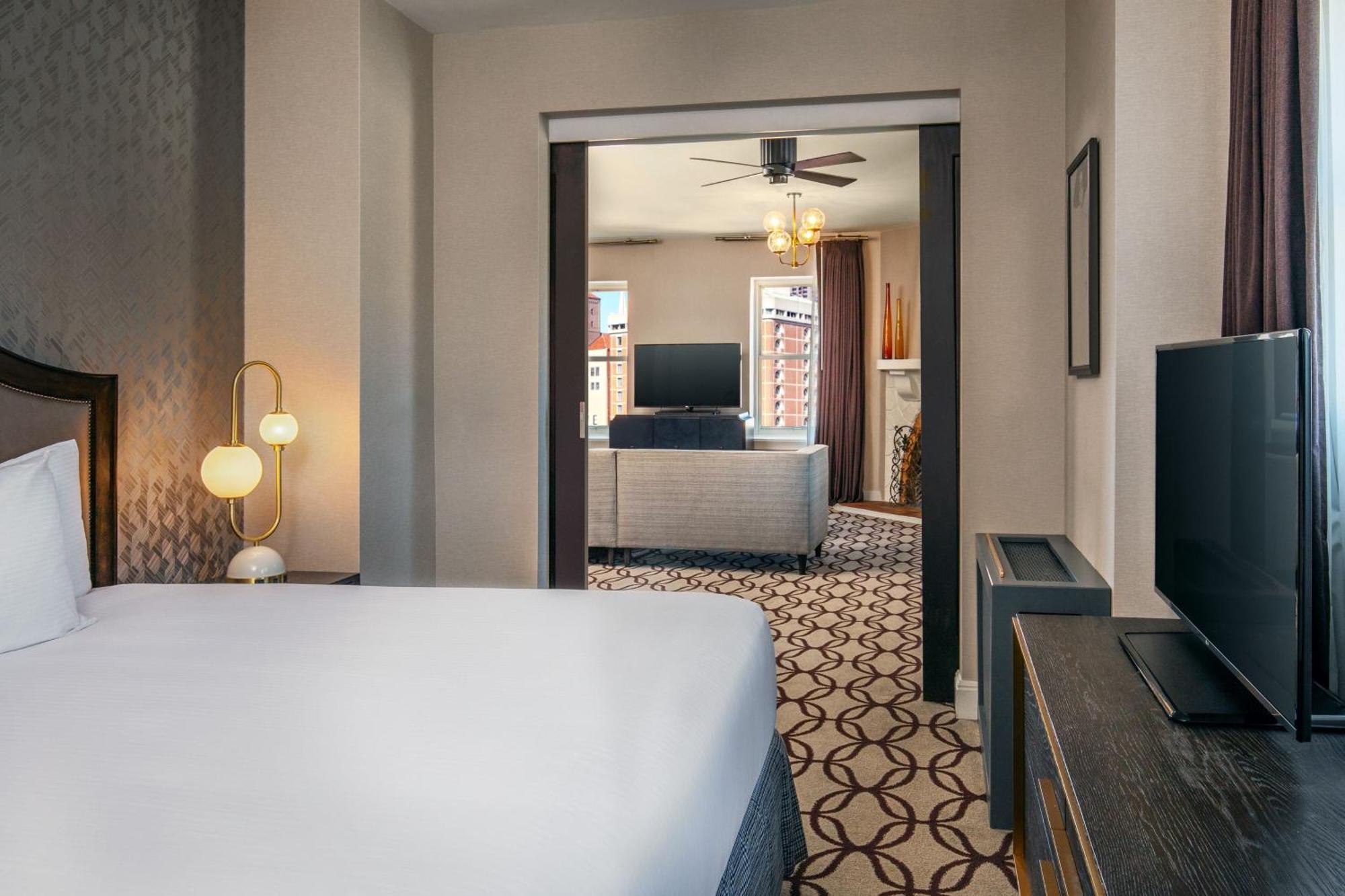 Adagio, Autograph Collection Hotel