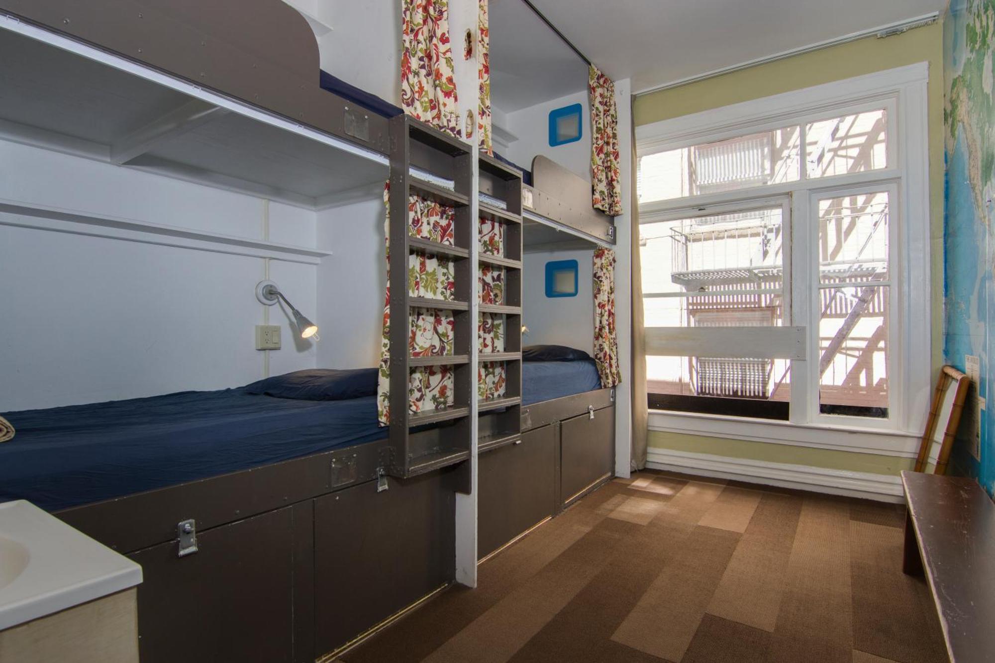 Hostel Adelaide