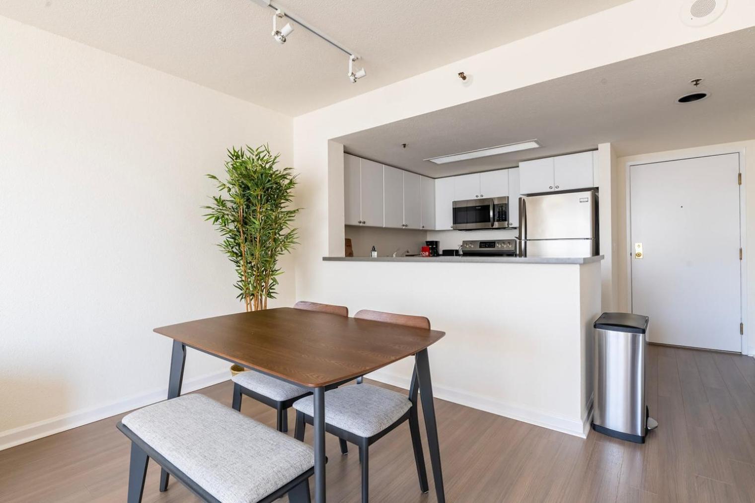 South 1br Across The Street From Sf Bay Sfo-1661