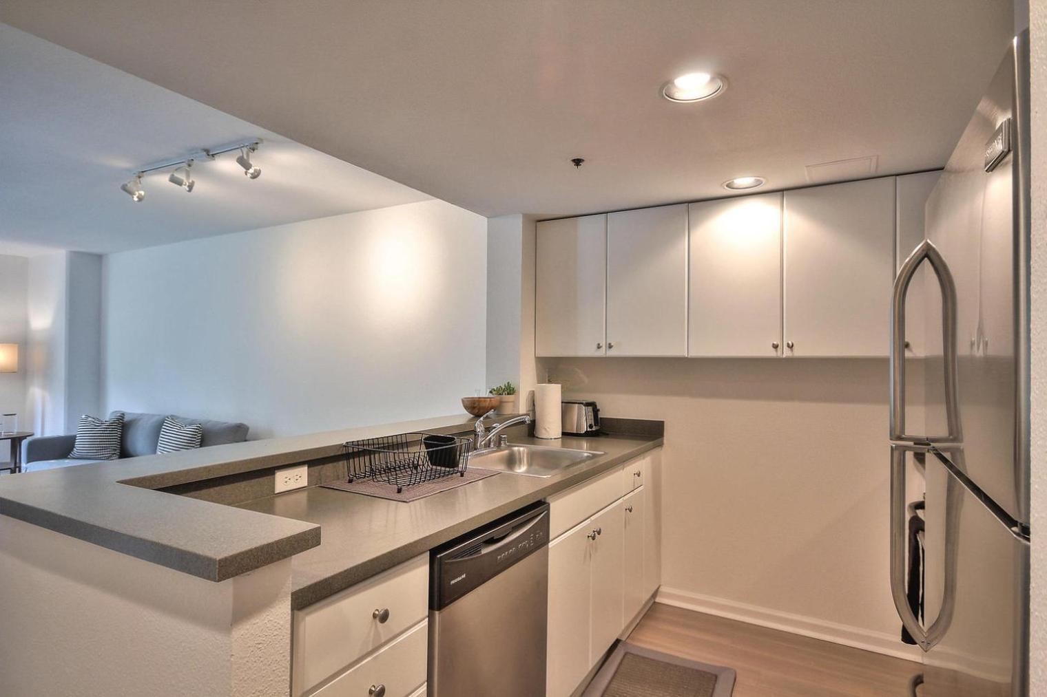 Apartment South 1br W Heated Pool Nr Att Park Sfo-1657 *