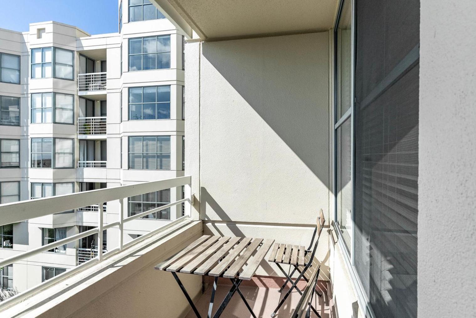 South 1br W Sun Deck Gym Nr Waterfront Sfo-1658