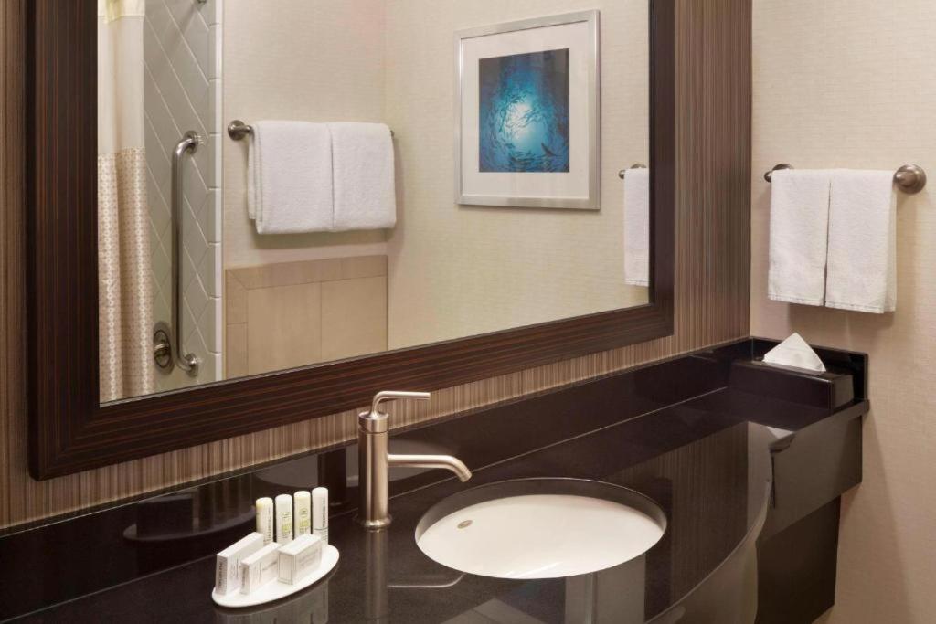 Courtyard By Marriott Fishermans Wharf Hotel San Francisco