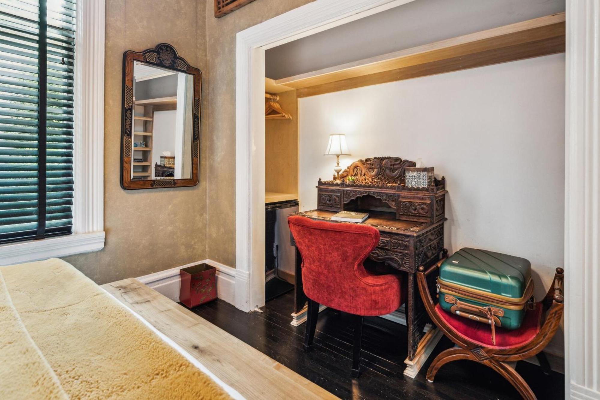 Holiday home Historic & Charming Victorian Sleeps 11 San Francisco