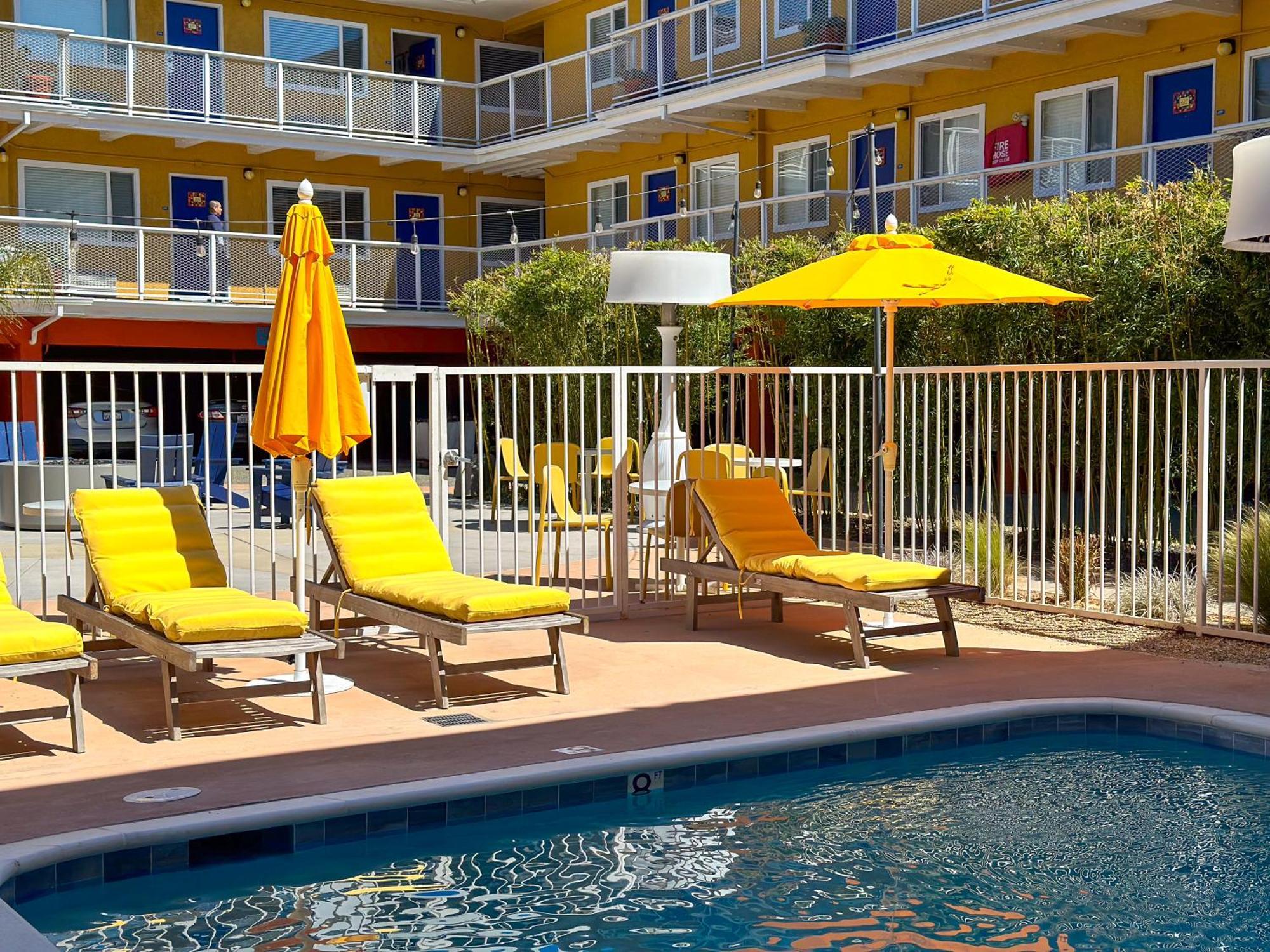 Hotel Del Sol 3*